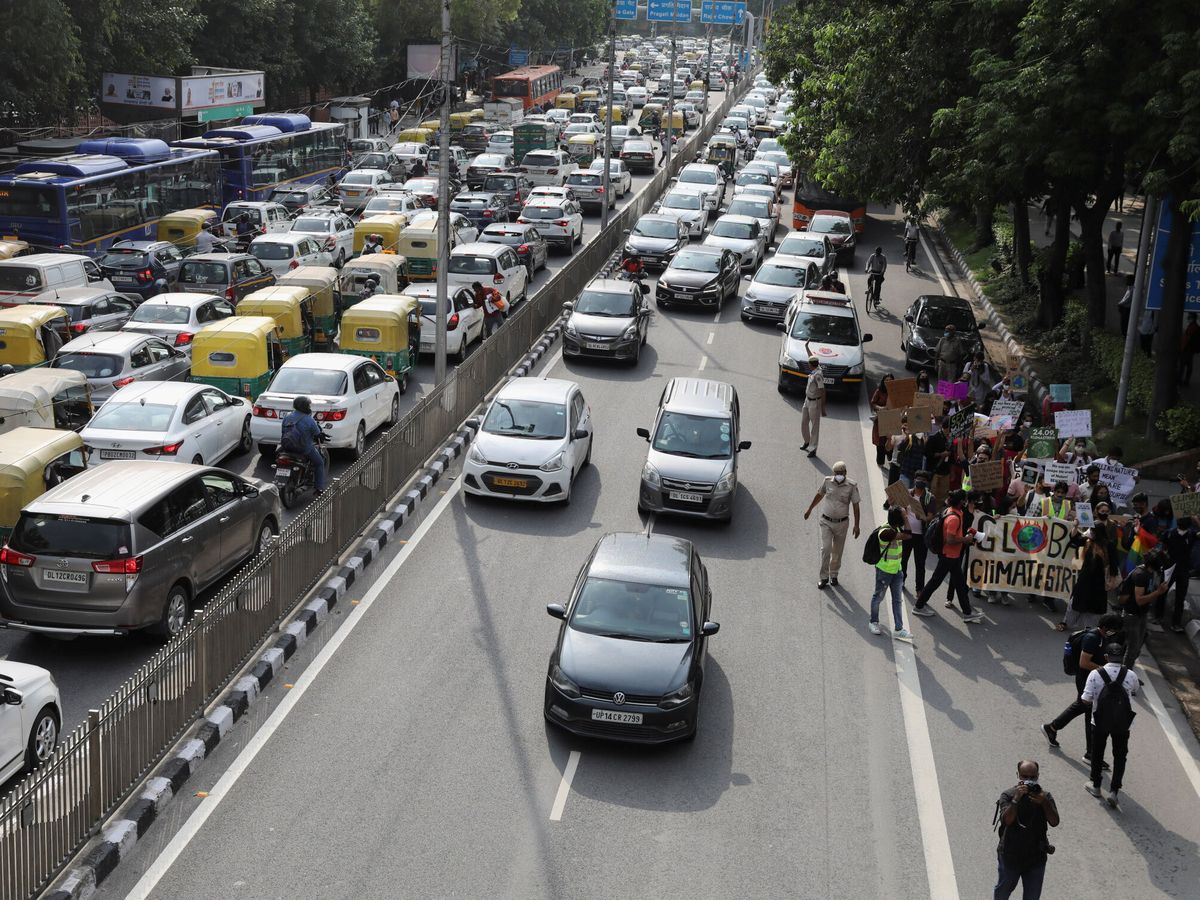 Foto: Manifestantes en la India exigen la lucha contra el cambio climático. (Reuters)