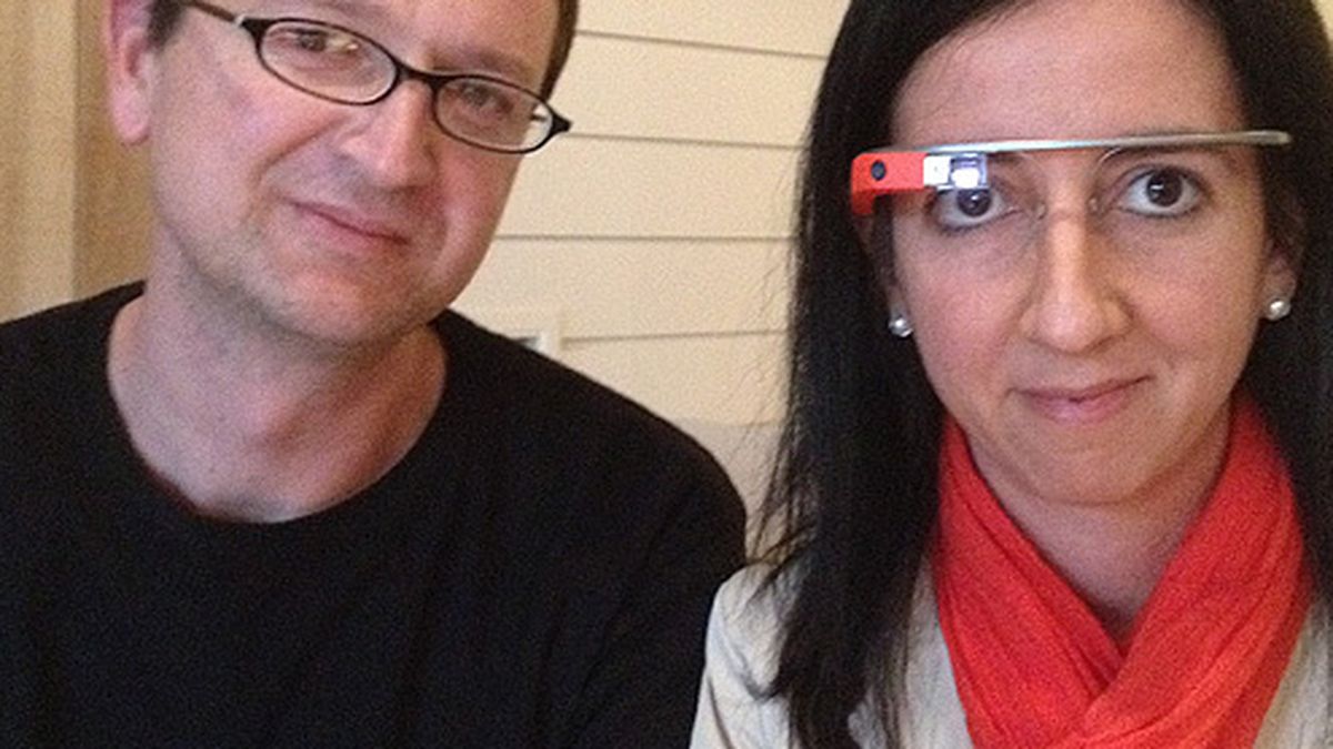 Dos españoles, legos tecnológicos, crean un mando para Google Glass