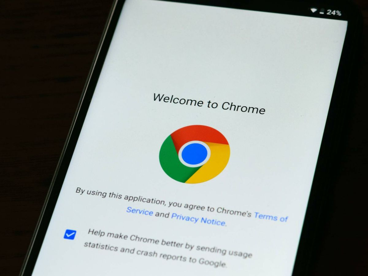 Foto: La opción que debes activar en la 'app' de Google Chrome para navegar de forma segura por internet con tu móvil (PhotoMIX Company para Pexels)