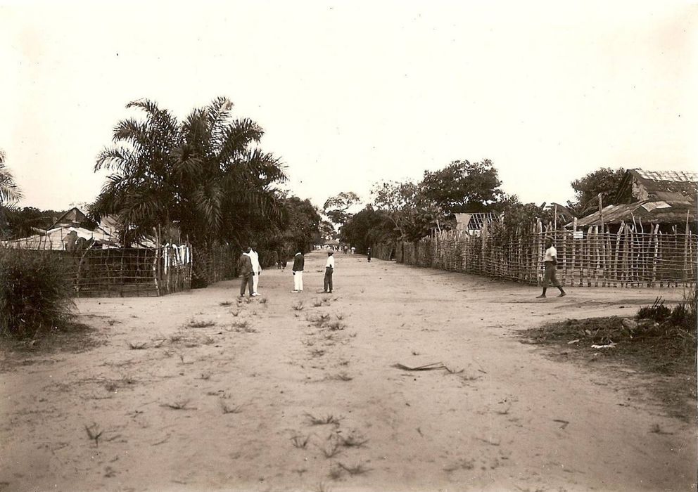 Foto: La "ciudad" de Kinsasa en los años 20. (kosubaawate.blogspot.com.es)