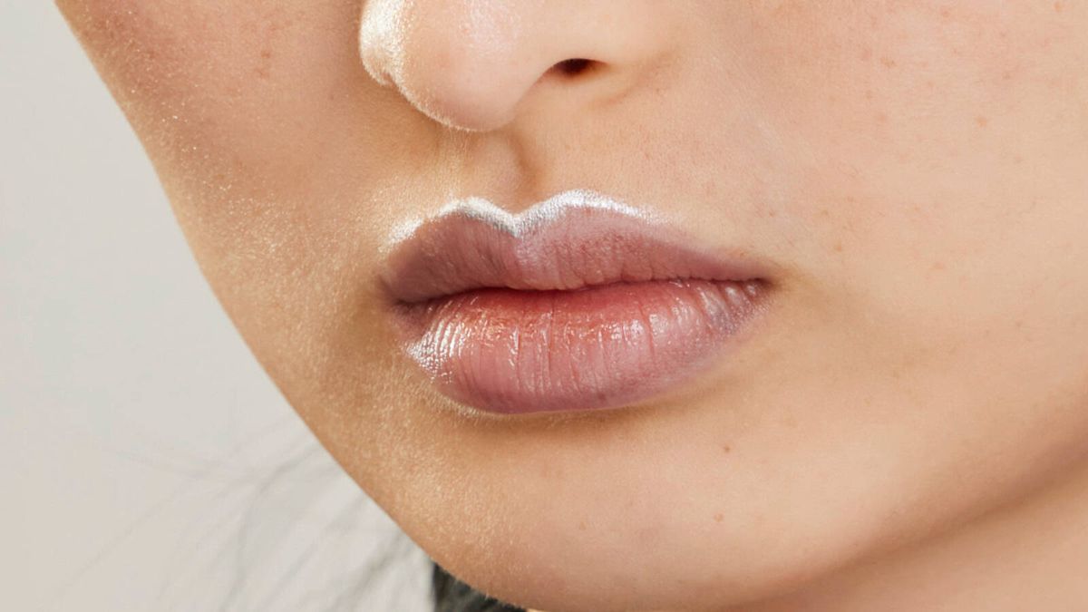 Manual de uso de los labiales metalizados para dominar la tendencia 'diamond lips' y realzarlos