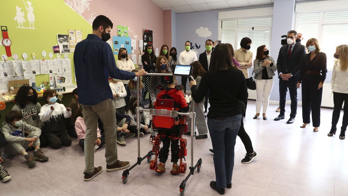 Un español de 12 años, el primero del mundo con un exoesqueleto infantil