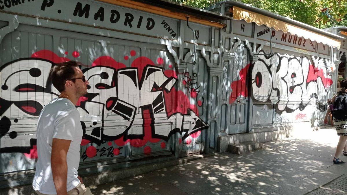 Carta de los libreros de la Cuesta de Moyano a los grafiteros de Madrid: "Nos hacéis daño"
