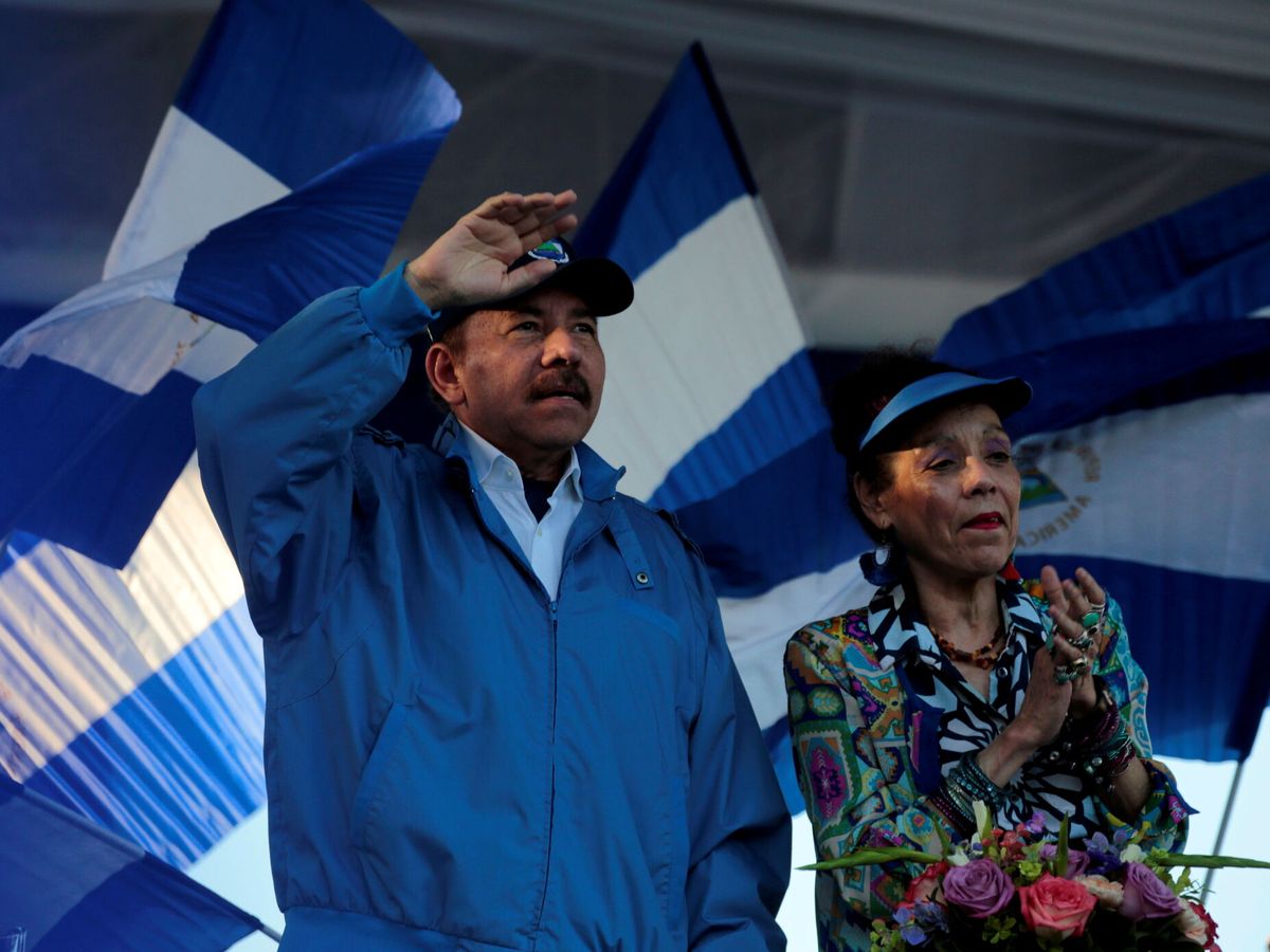 Foto: El presidente nicaragüense junto con su mujer y vicepresidenta, Rosario Murillo. (Reuters/Rivas )