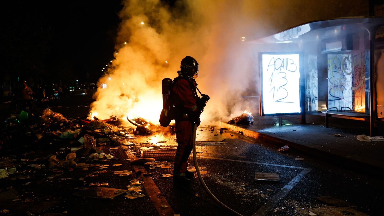Francia decreta toques de queda nocturnos en cuatro ciudades del norte del país
