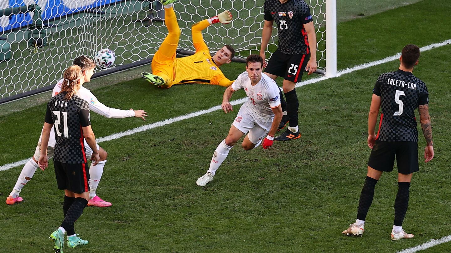 Azpilicueta celebra su gol frente a Croacia. (Reuters)