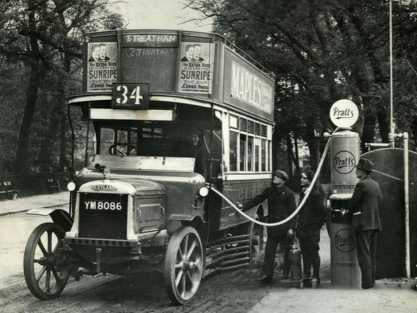 Autobús pirata en Regent's Park, en 1926. ('The Pirate Book')