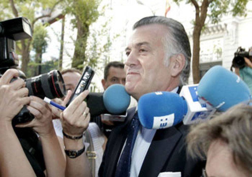 Foto: Luis Bárcenas dimite como tesorero del PP "hasta que quede acreditada su inocencia"