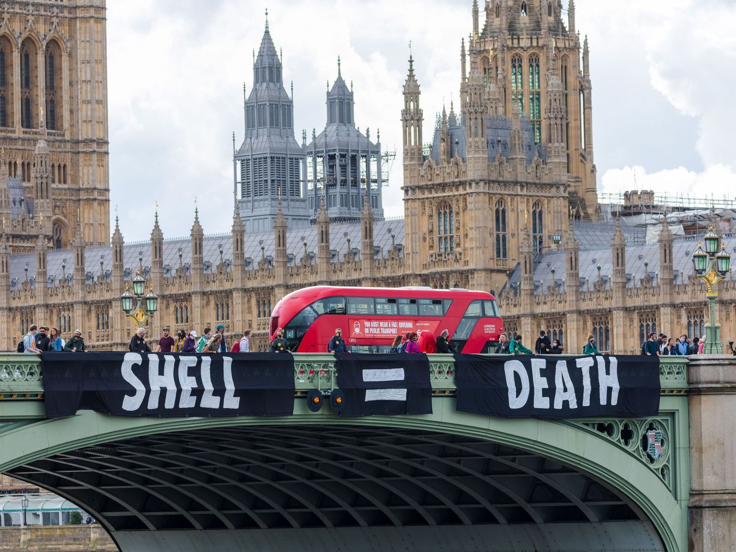 Protestas contra Shell en Londres. (EFE/V. Flores)