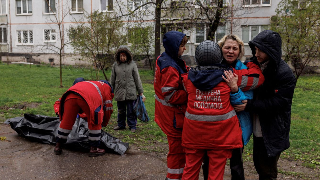 Foto: Consecuencias de los bombardeos en Kharkiv, el lunes pasado. (Reuters/Alkis Konstantinidis)