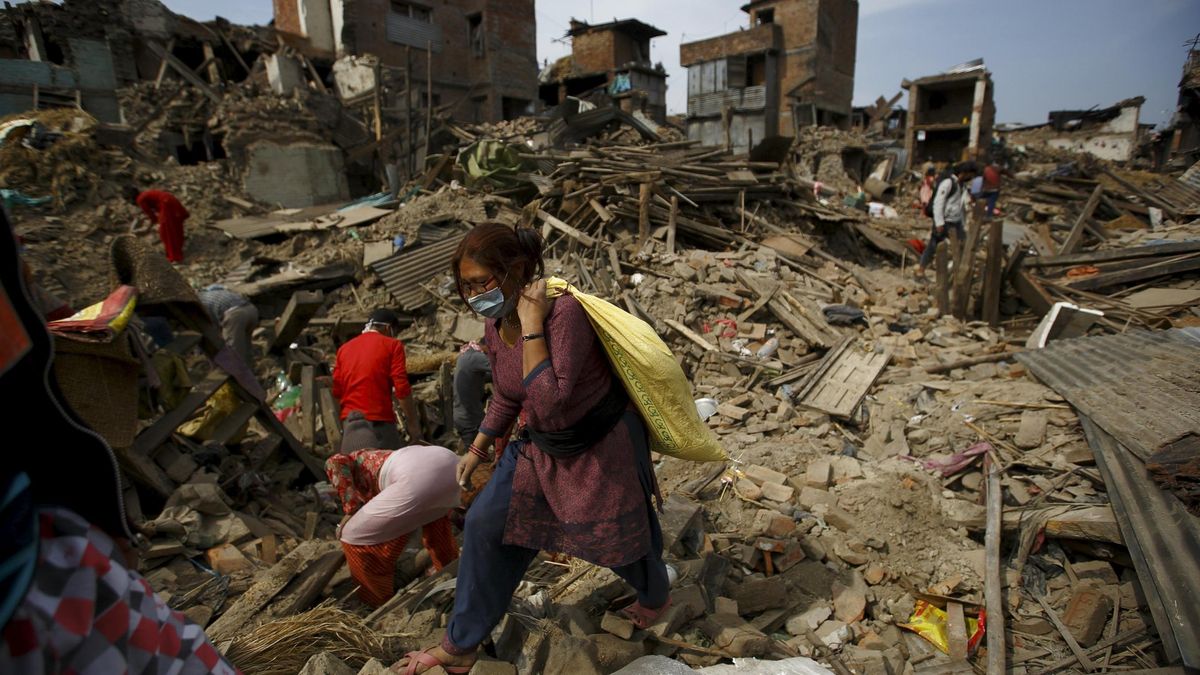Terremoto en Nepal: un día con las huérfanas ilustres de Bhaktapur
