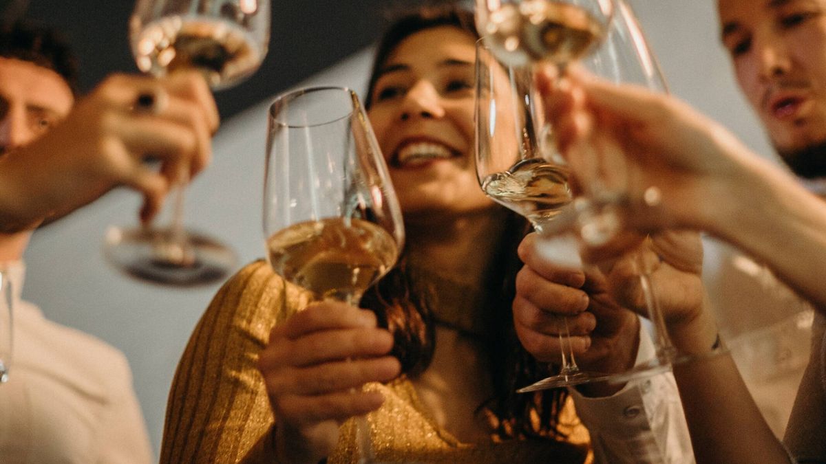 WineUp Comedy: la cata de vinos más divertida para disfrutar en Madrid
