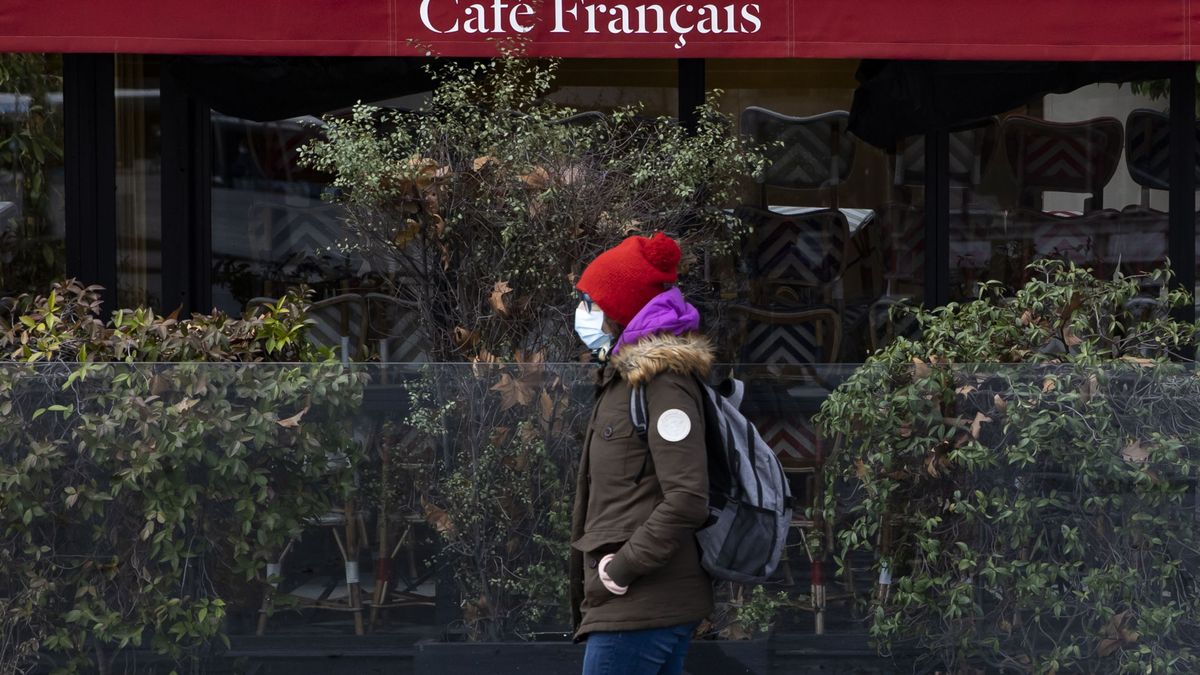 Francia baraja un tercer confinamiento domiciliario si la situación empeora mucho