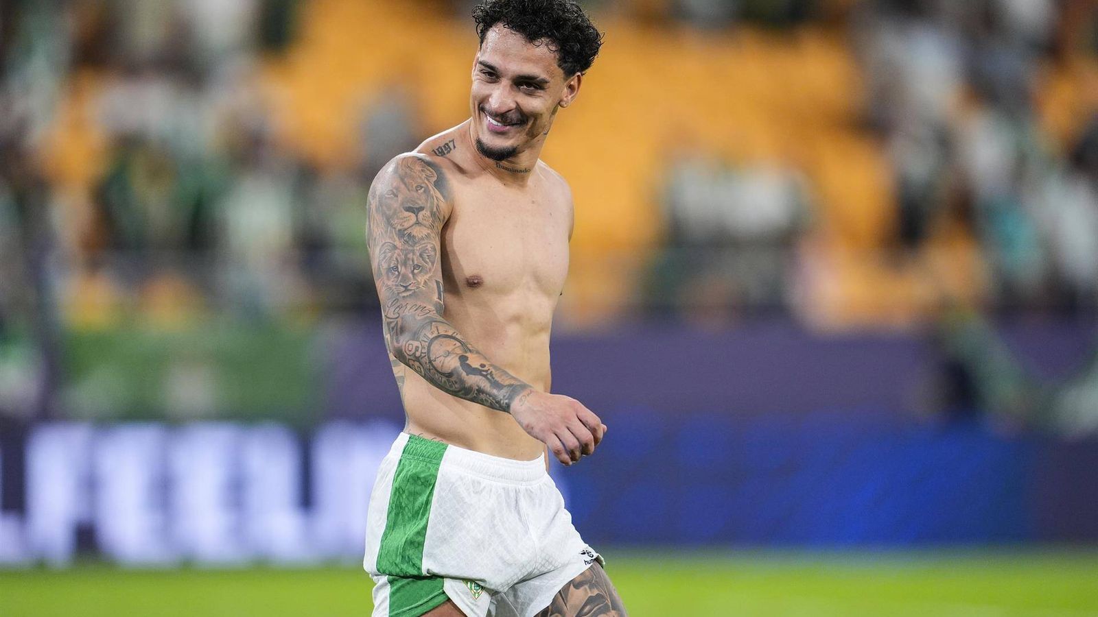 Roban en la casa del delantero del Betis Antony durante el encuentro de este miércoles contra el Oporto