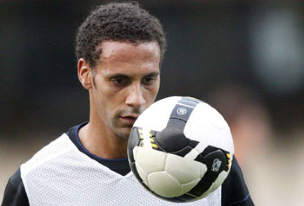 Foto: Ferdinand considera que la FIFA no es severa con el racismo