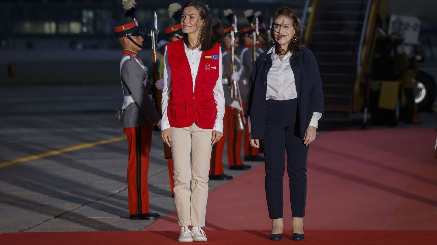 Doña Letizia, con la viceministra de Relaciones Exteriores de Guatemala. (EFE/Villar López)