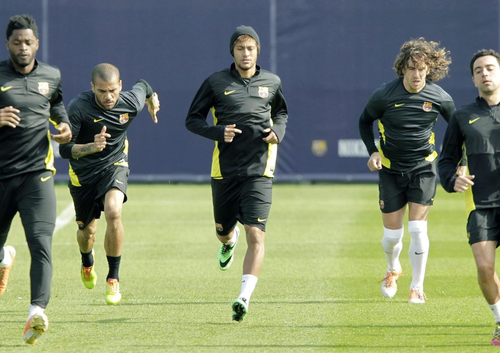 Foto: Varios jugadores del Barcelona, durante un entrenamiento (EFE)