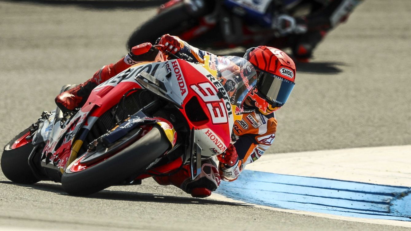 Foto: Assen (Netherlands), 23 06 2023.- Spanish MotoGP rider Marc Marquez of Repsol Honda takes a bend during the first free practice session of the motorcycling Grand Prix TT Assen at the TT Circuit Assen, the Netherlands, 23 June 2023. (Motociclismo, Ciclism