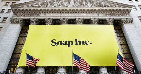 Foto: Cartel de Snap Inc. en la fachada de Wall Street. (EFE)