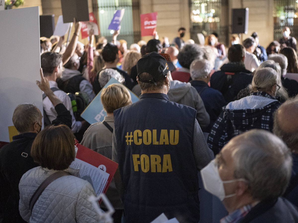 Foto: Imagen de archivo de una manifestación convocada el año pasado contra la gestión de Colau. (Joan Mateu Parra)
