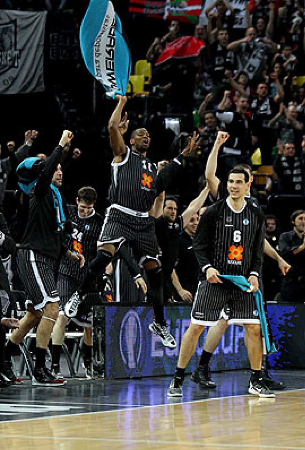 Foto: El Uxue Bilbao Basket arrasa ante el Ulm y jugará las semifinales de la Eurocup