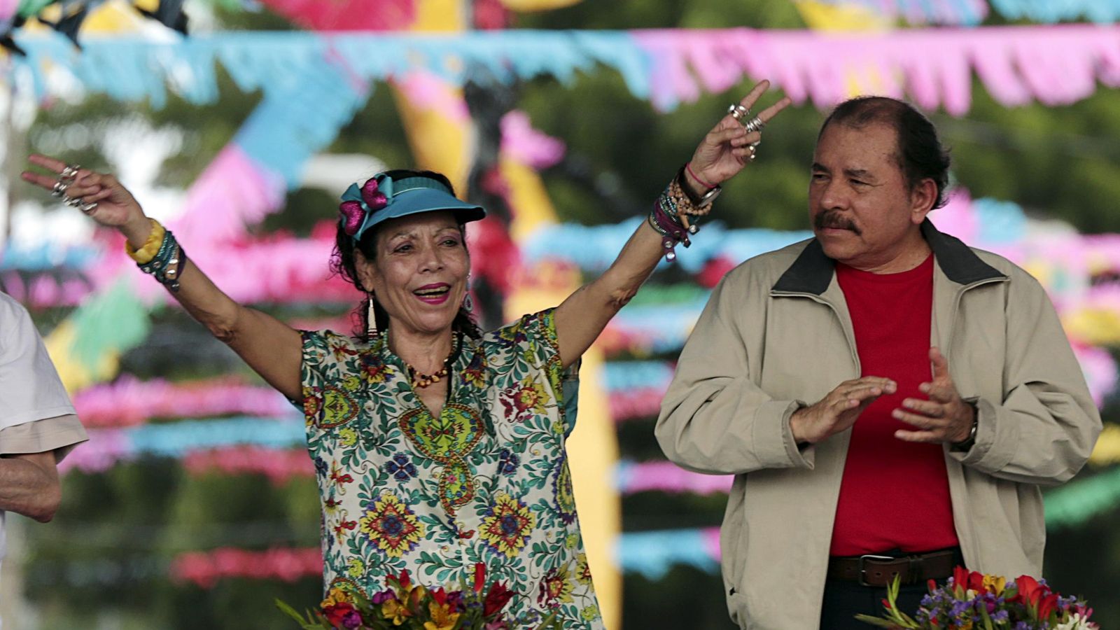 Foto: El presidente de Nicaragua, Daniel Ortega, junto a su mujer y candidata a la Vicepresidencia, Rosario Murillo. (Reuters)