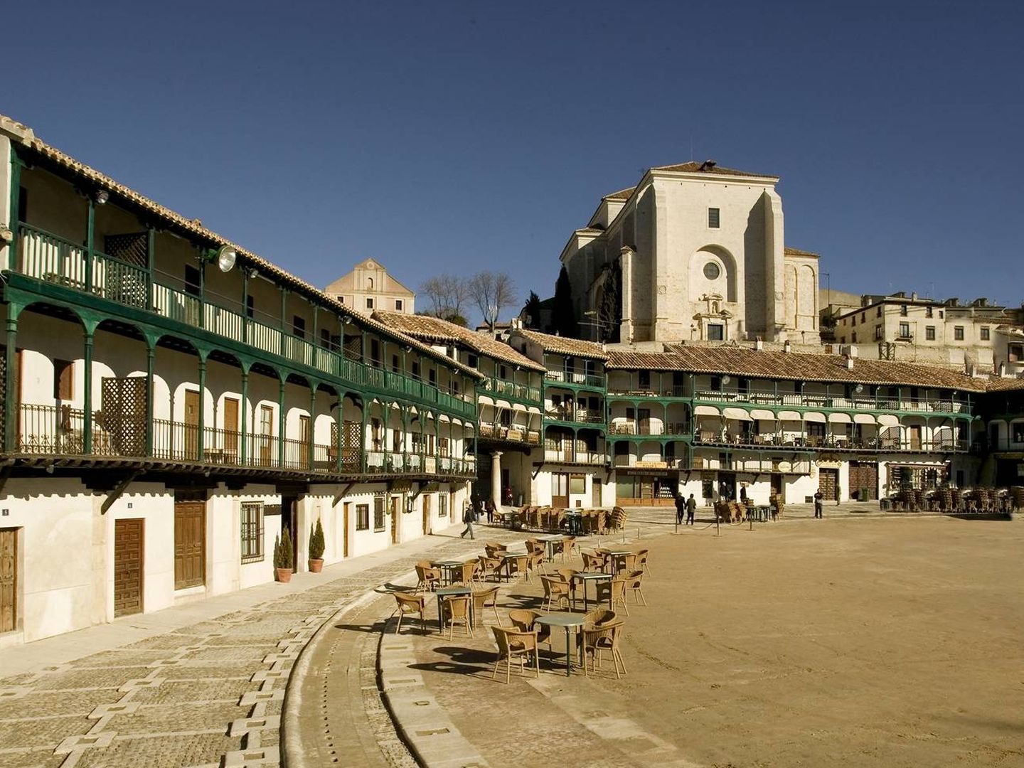 La famosa y turística Plaza Mayor de Chinchón. (Foto: Turismo Madrid)