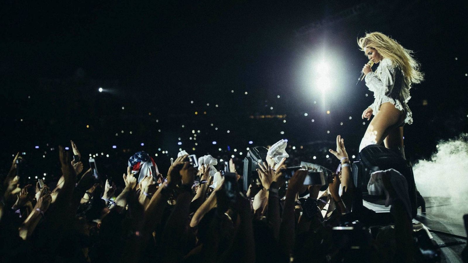 Foto:  Beyoncé durante su actuación en el Estadio Olímpico de Barcelona. (EFE)