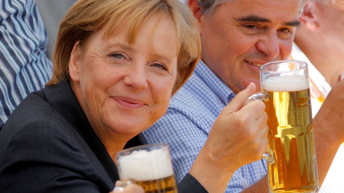Foto de archivo de Angela Merkel durante un evento de campaña en 2009. (Reuters)