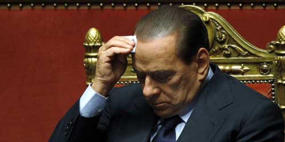 Foto: Los mercados hunden el imperio de Berlusconi mientras Roma arde