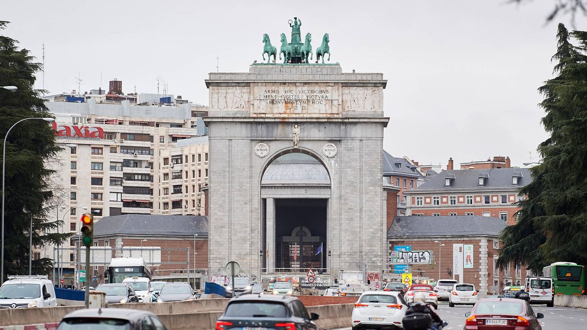 Almeida 'toma' el Arco de la Victoria de Madrid: el Ayuntamiento asumirá la gestión del monumento