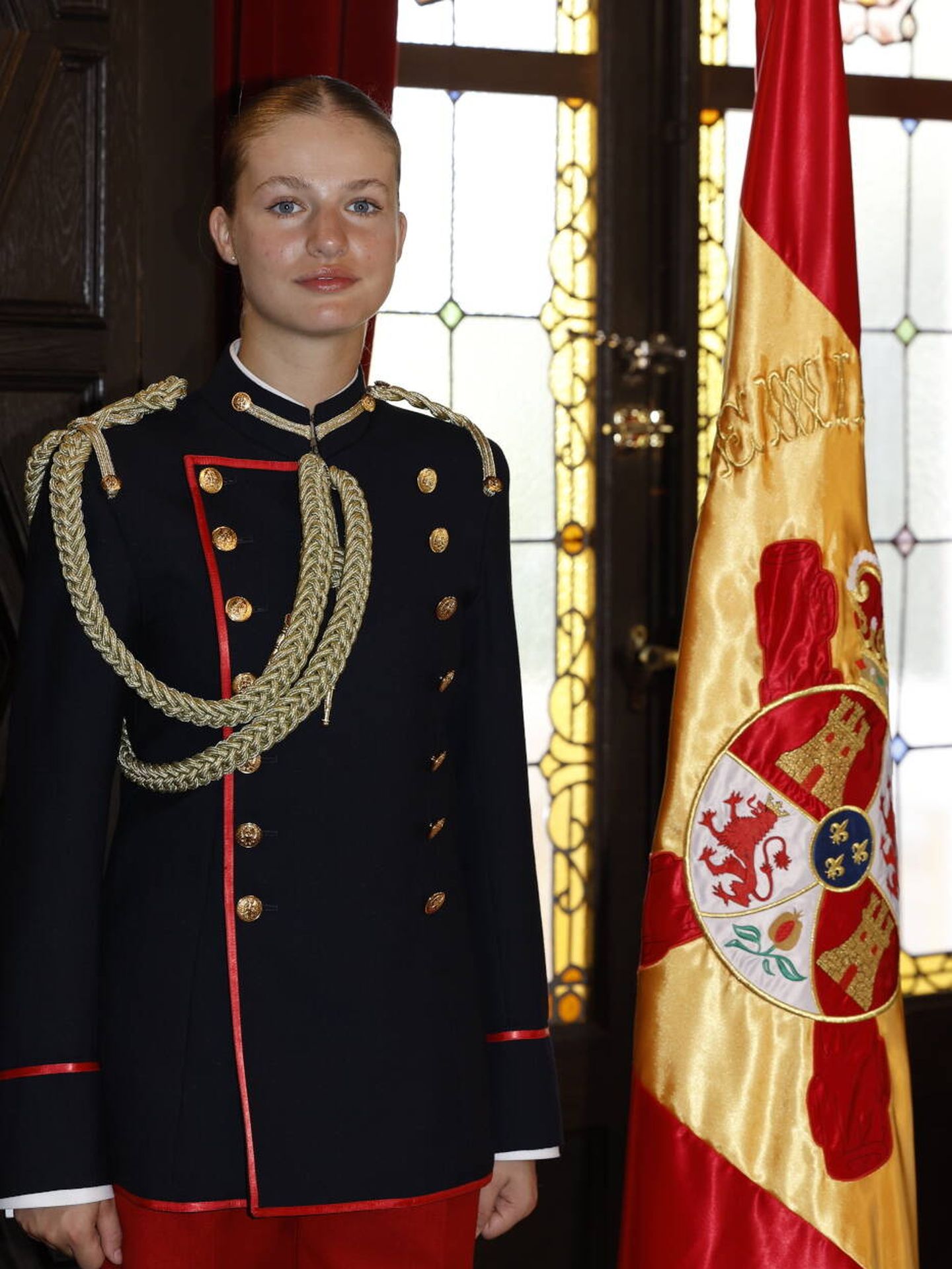 Leonor, junto a la bandera. (Casa Real)