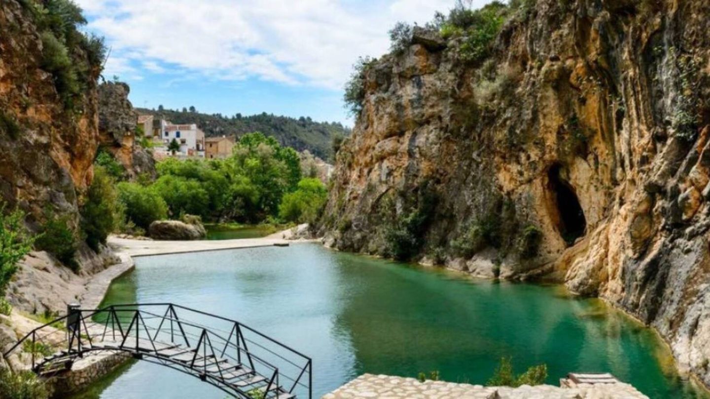 Las mejores piscinas naturales de toda España, aquí el área de baño de río de Bolbaite. (Turismo La Canal/Cortesía)