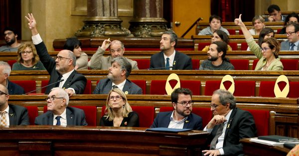 Foto: El presidente de la Generalitat Quim Torra el vicepresidente, Pere Aragonès y la 'consellera' de la Presidencia, Elsa Artadi. (EFE) 