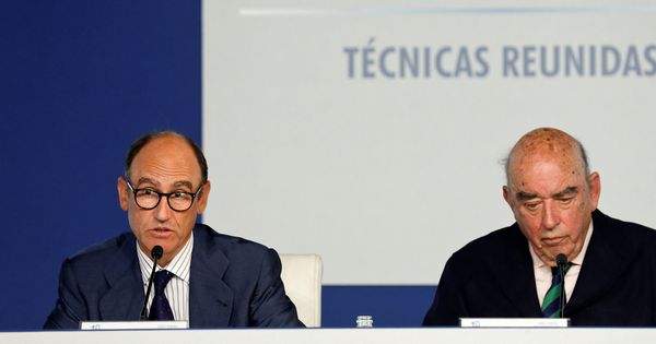 Foto: El ceo de Técnicas Reunidas, Juan Lladó, junto con el presidente José Lladó. (Reuters)