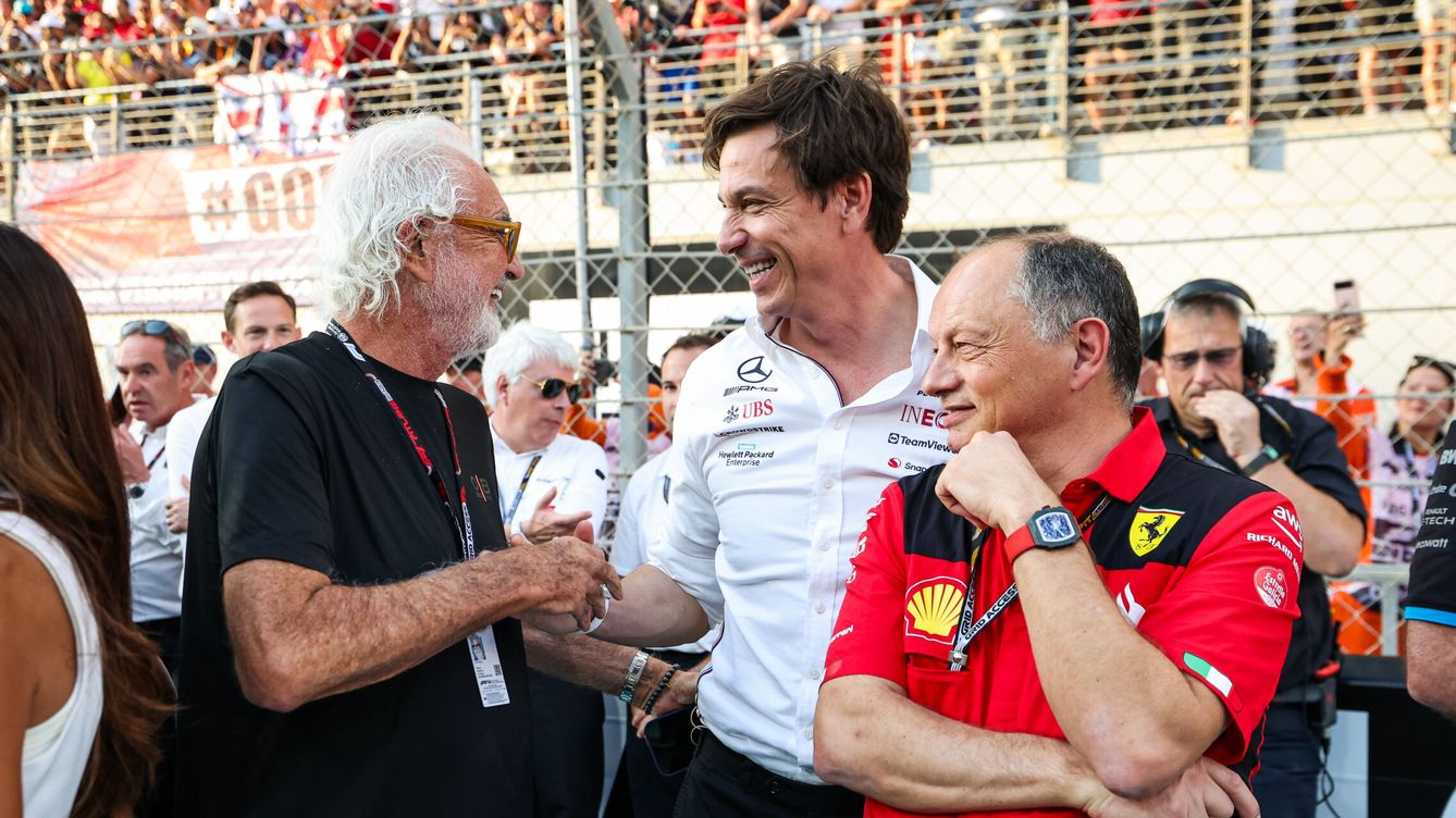 Foto: Flavio Briatore, con Toto Wolff y Frederic Vasseur en el pasado GP de Abu Dabi. (Florent Gooden/DPPI/AFP7)