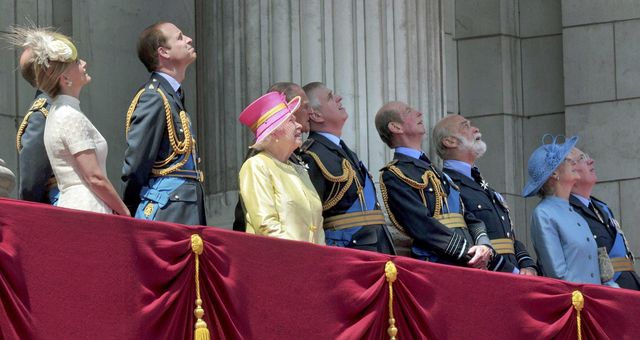 Michael de Kent, junto a otros miembros de la familia real durante un Trooping the Colour. (Reuters)