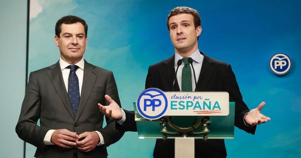 Foto: El presidente del PP, Pablo Casado (d), junto al candidato del PP a la Junta, Juanma Moreno (i). (EFE)