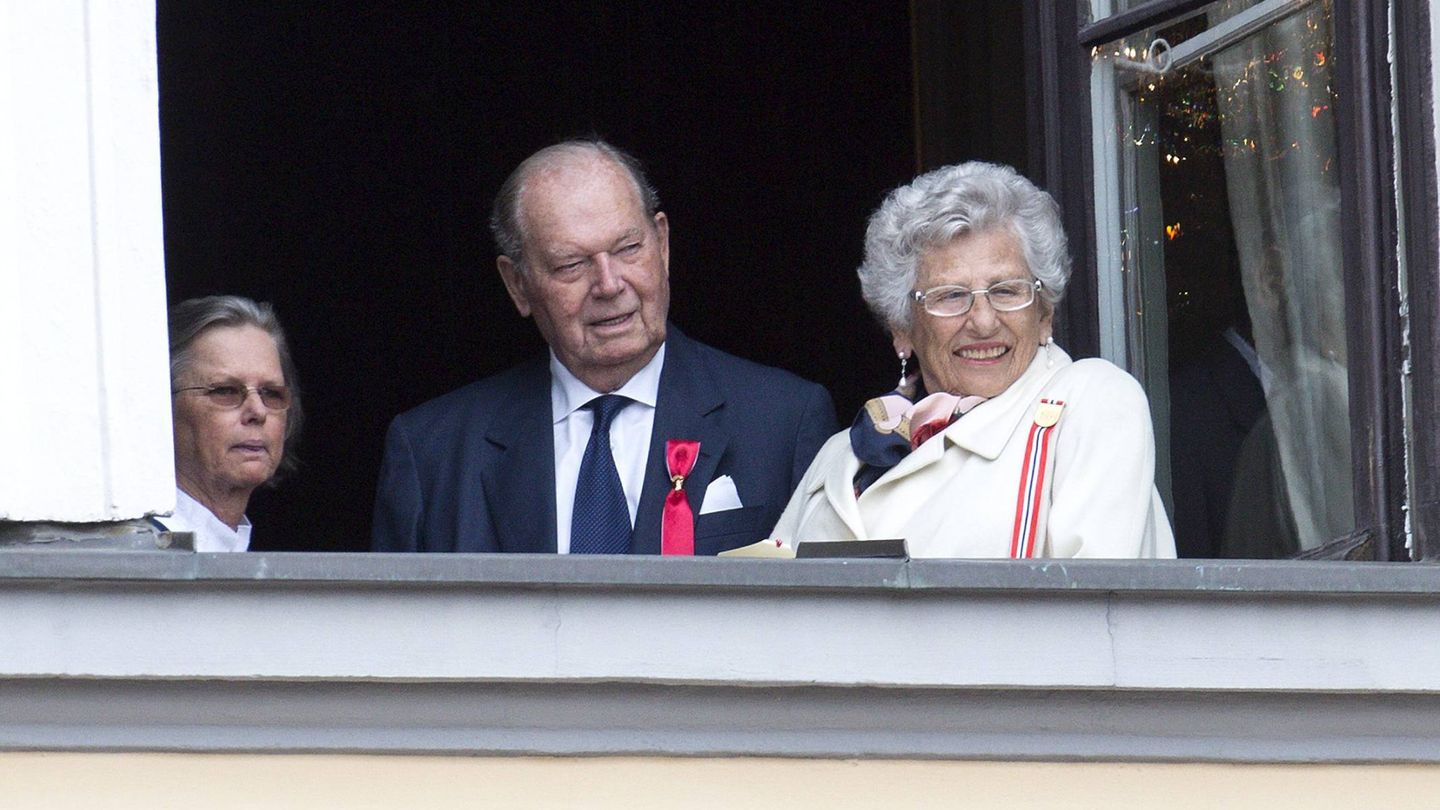 La princesa Astrid y Erling Lorentzen, en las celebraciones del Día Nacional de 2014. (Cordon Press)