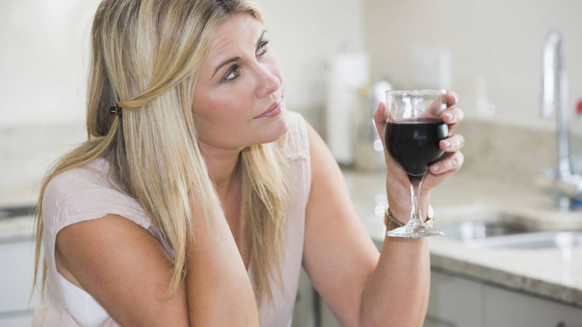 Los cambios que se producen en tu cuerpo al tomar una copa de vino por la noche