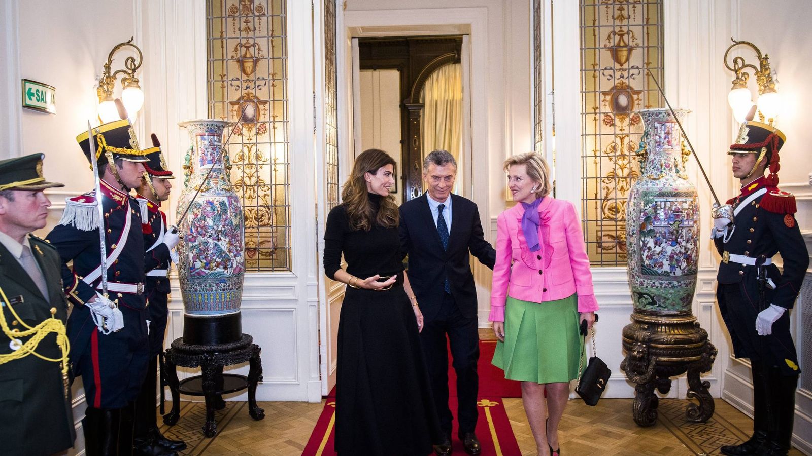 Foto: La princesa Astrid junto a Macri y Juliana Awada. (Cordon Press)