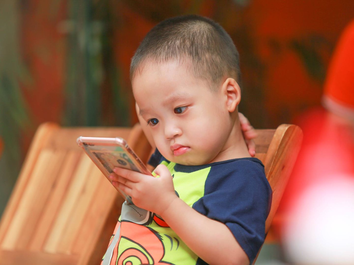 Los niños de tres a cinco años también deberían limitar el tiempo frente a la pantalla, dicen los expertos. (Pexels)