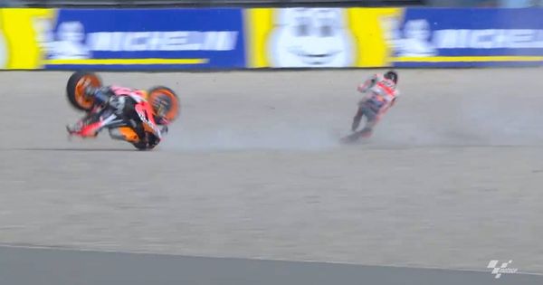Foto: Imagen de la caída de Jorge Lorenzo en Assen. (Foto: MotoGP)