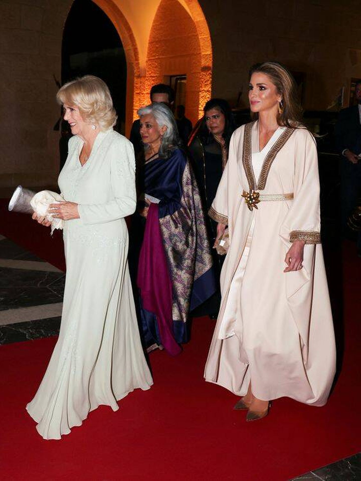 Rania de Jordania y la duquesa de Cornualles. (Reuters)