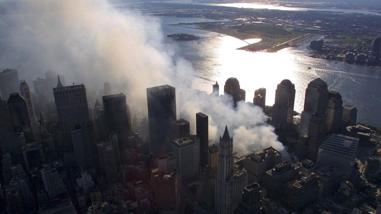 Foto: Vista de Manhattan cuatro días después del atentado del World Trade Center. (EFE)