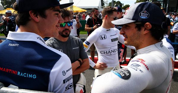 Foto: Stroll conversa con Sainz y Alonso. (XPB/Press Association Images)