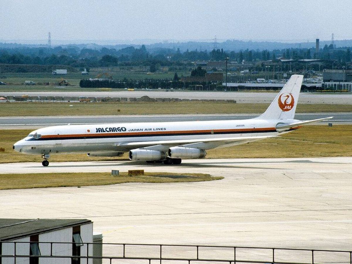 Foto: Un avión de Japan Airlines Cargo DC-8 similar al del accidente. (Wikimedia)