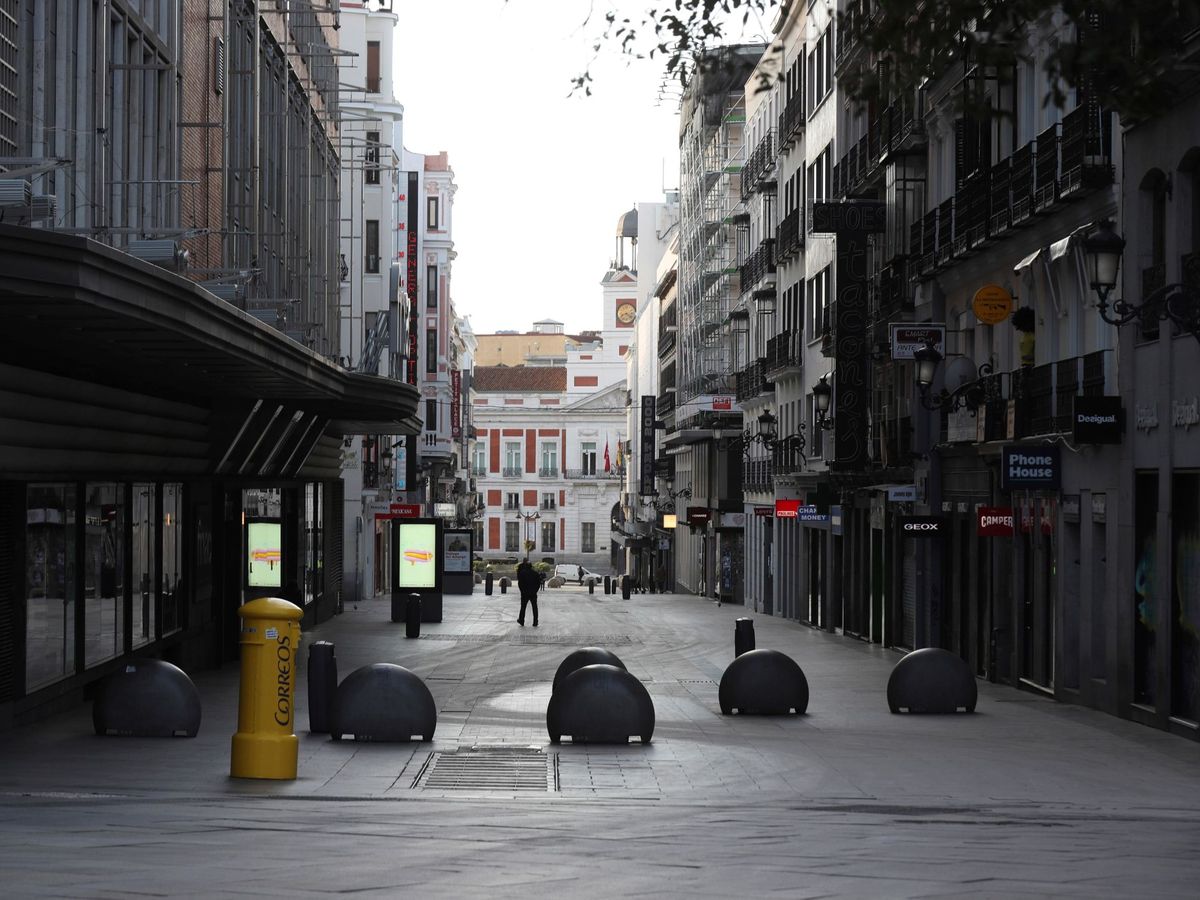 Foto: Imagen de la calle Preciados de Madrid durante el confinamiento. (EFE/Kiko Huesca)