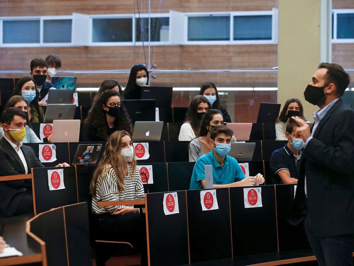 Foto: Imagen de una clase en la Universidad Pompeu Fabra de Barcelona. (EFE)
