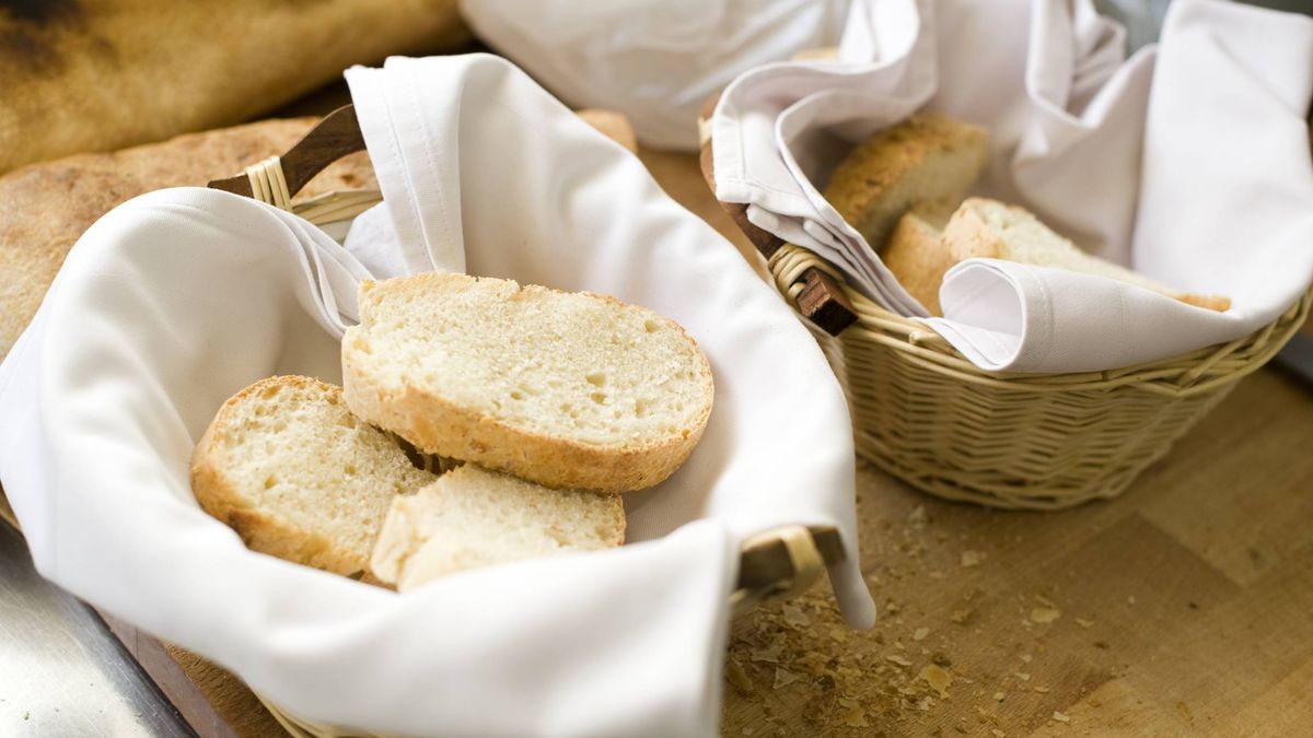 ¿Pan duro o patatas fritas blandas? Así puedes 'resucitar' la comida de ayer